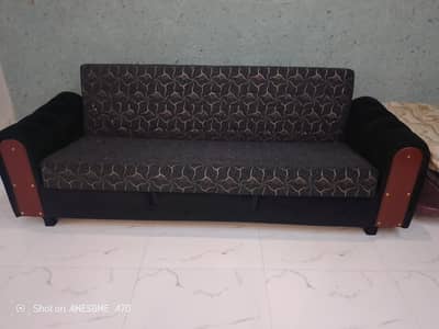 sofacumbed and Table