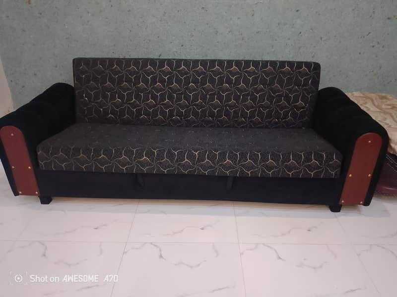 sofacumbed and Table 0