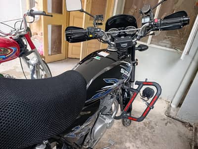 Suzuki GS 150se