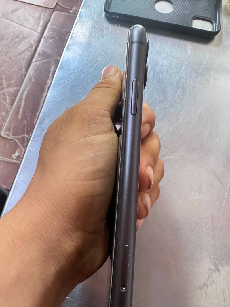 iPhone 11 7