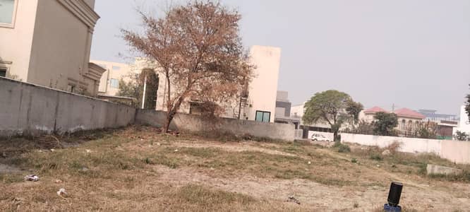 10 Marla Plot at Investor rate for Sale in DHA Phase 8 Ex Air Avenue