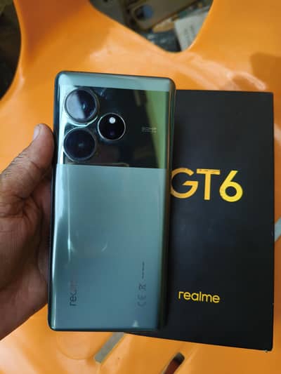 Realme GT 6