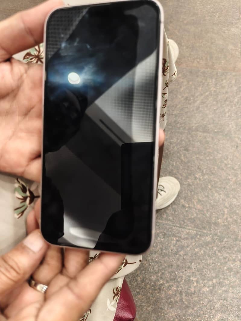 Apple iPhone 13 1