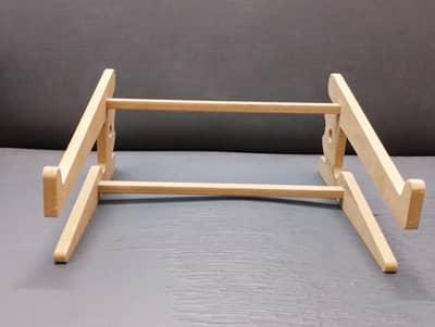 WOODEN LAPTOP STAND