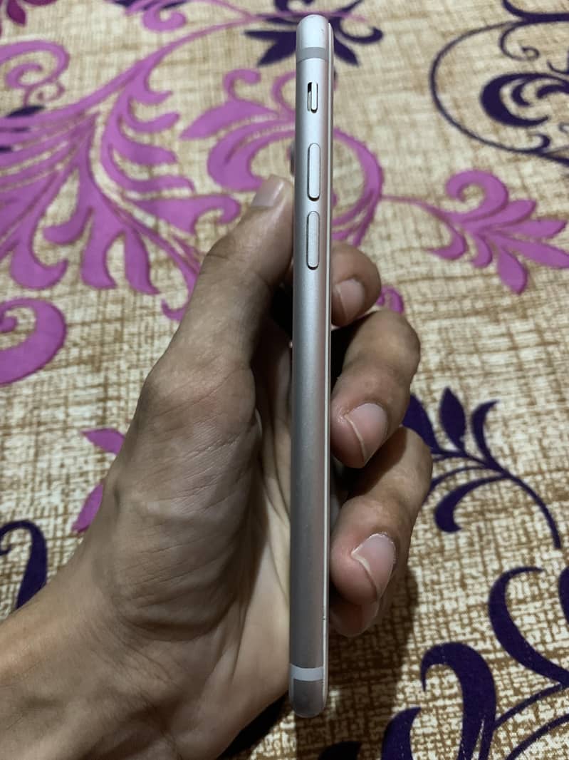 Apple iPhone 7 3