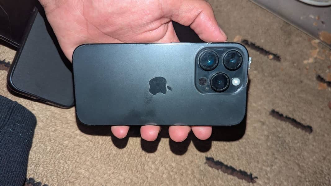 Apple iPhone 14 Pro 1