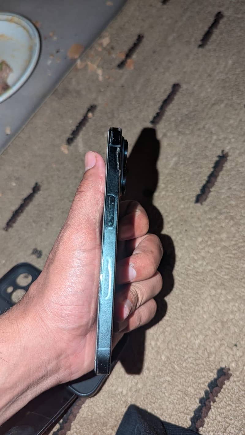 Apple iPhone 14 Pro 2