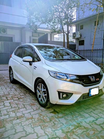 Honda Fit Hybrid RS 2015 | Import & Registered 2018 | Excellent Condit