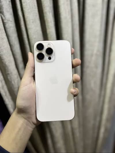 Apple iPhone 16 Pro Max jv
