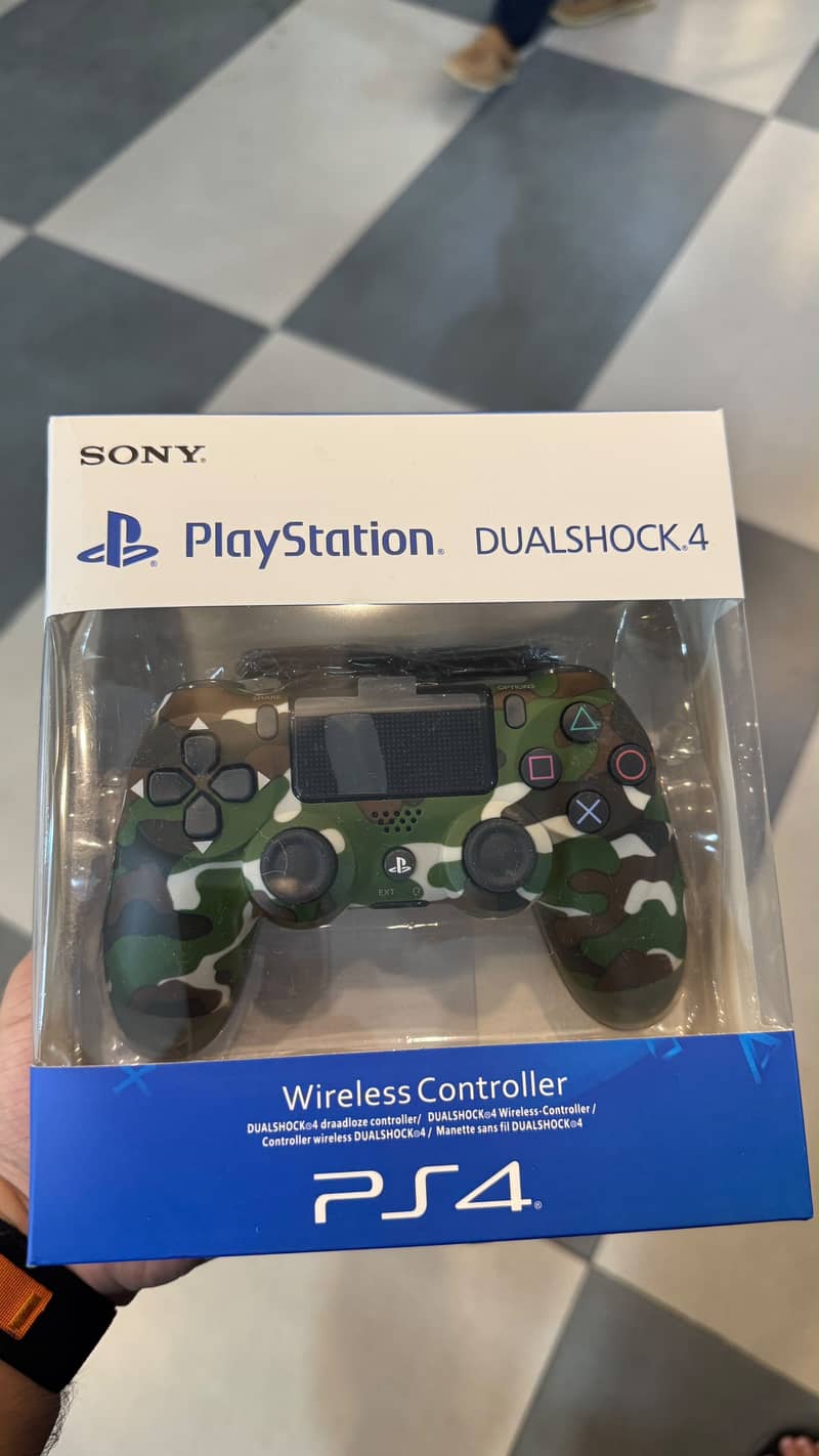 PS4 DualShock Wireless Controller 0