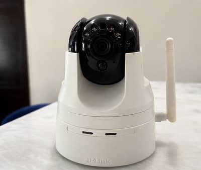 D-Link HD Pan Tilt WiFi Camera | Night Vision | Complete Box