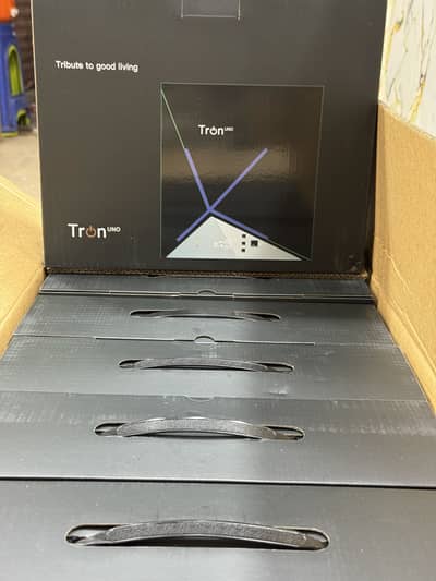 Ups Tron