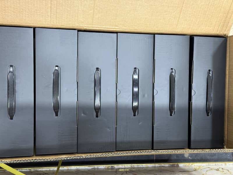 Ups Tron 1