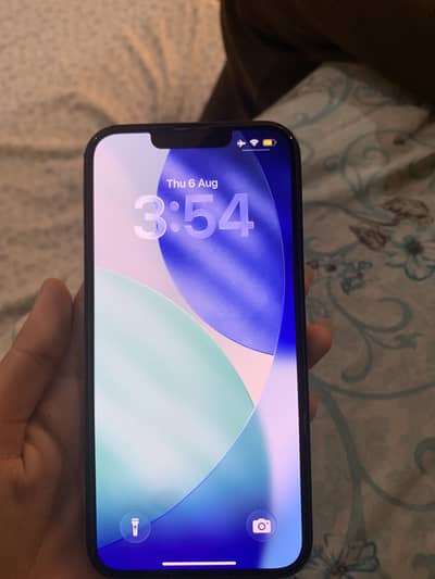 Apple iPhone 13