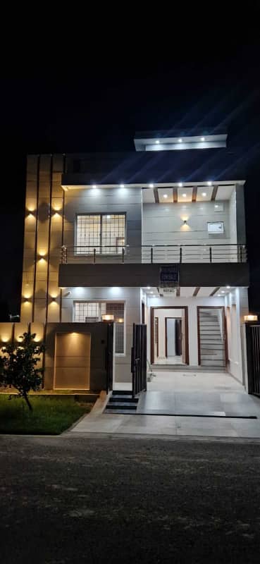 05 Marla Brand New Luxury House Avliable For Rent In Park View City Platinum Block Lahore