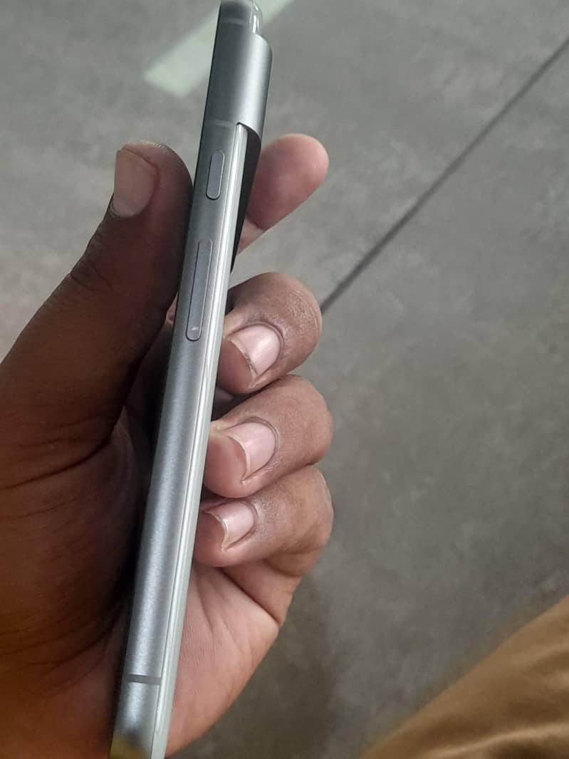Google Pixel 8 5