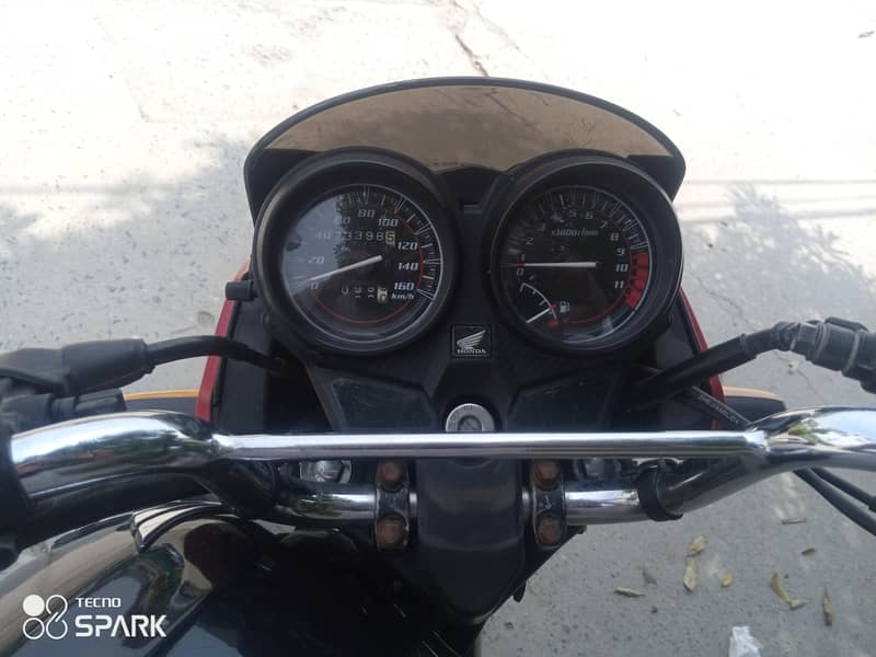 Honda cb 125f 4