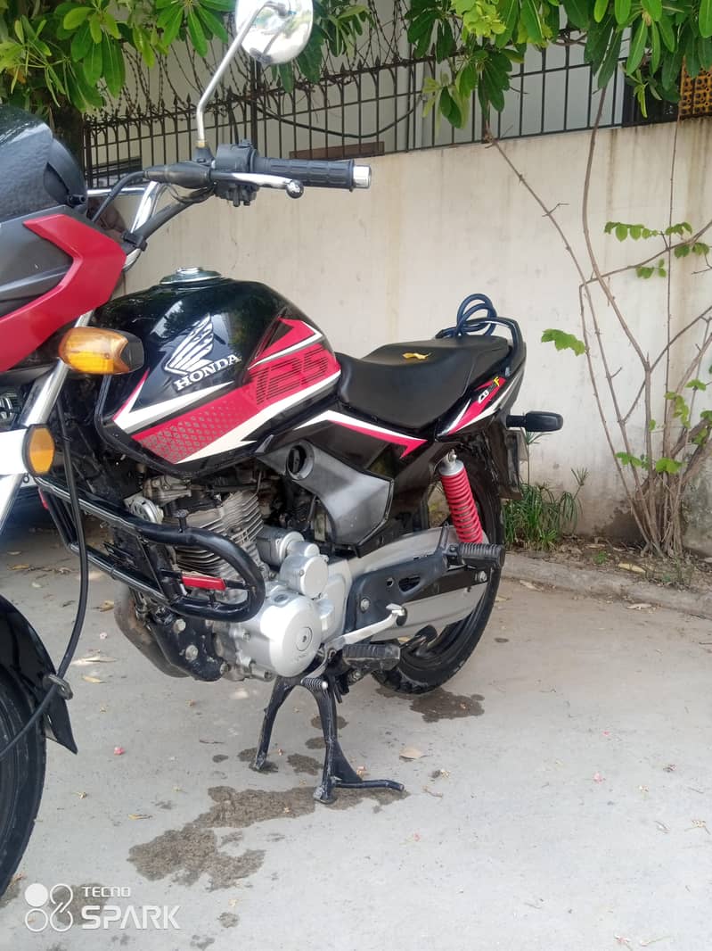 Honda cb 125f 5
