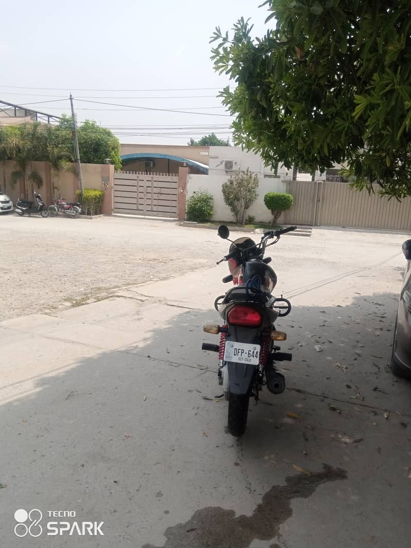 Honda cb 125f 7