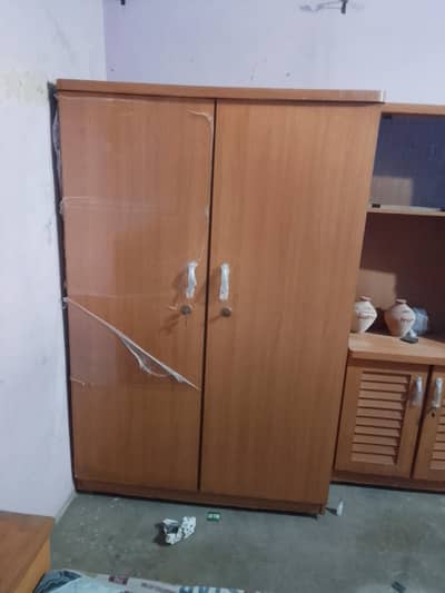 Bed Almari divider site tabile