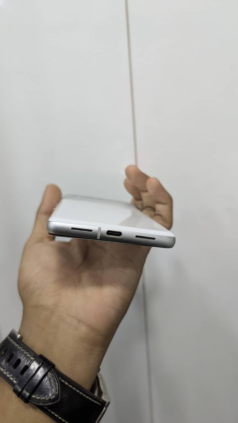 Google Pixel 7 4
