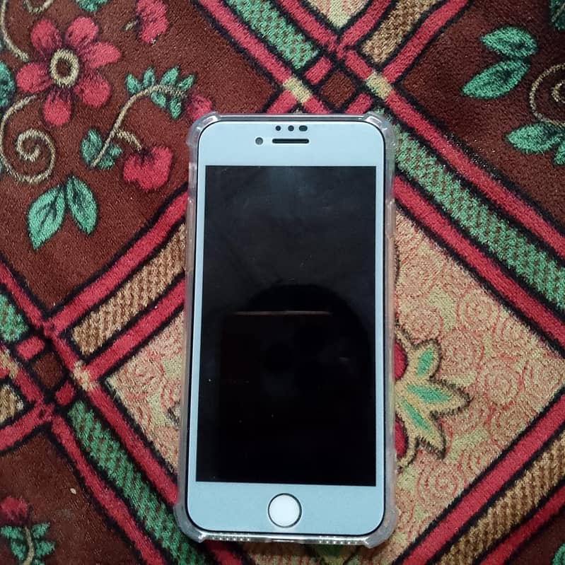 Apple iPhone 7 0