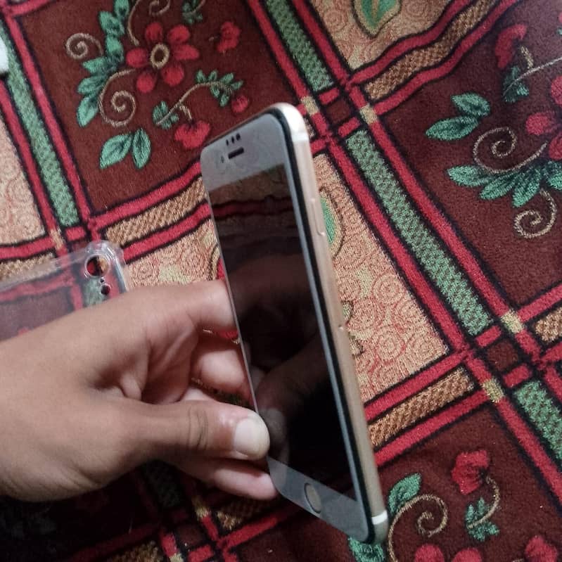 Apple iPhone 7 3