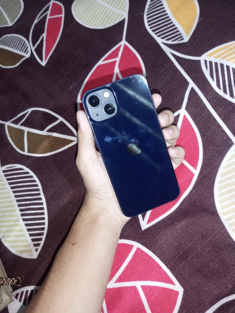 Apple iPhone 13 6