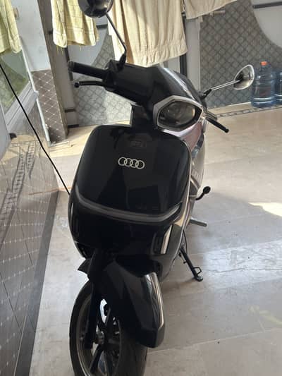 BRG vespa electri scooter