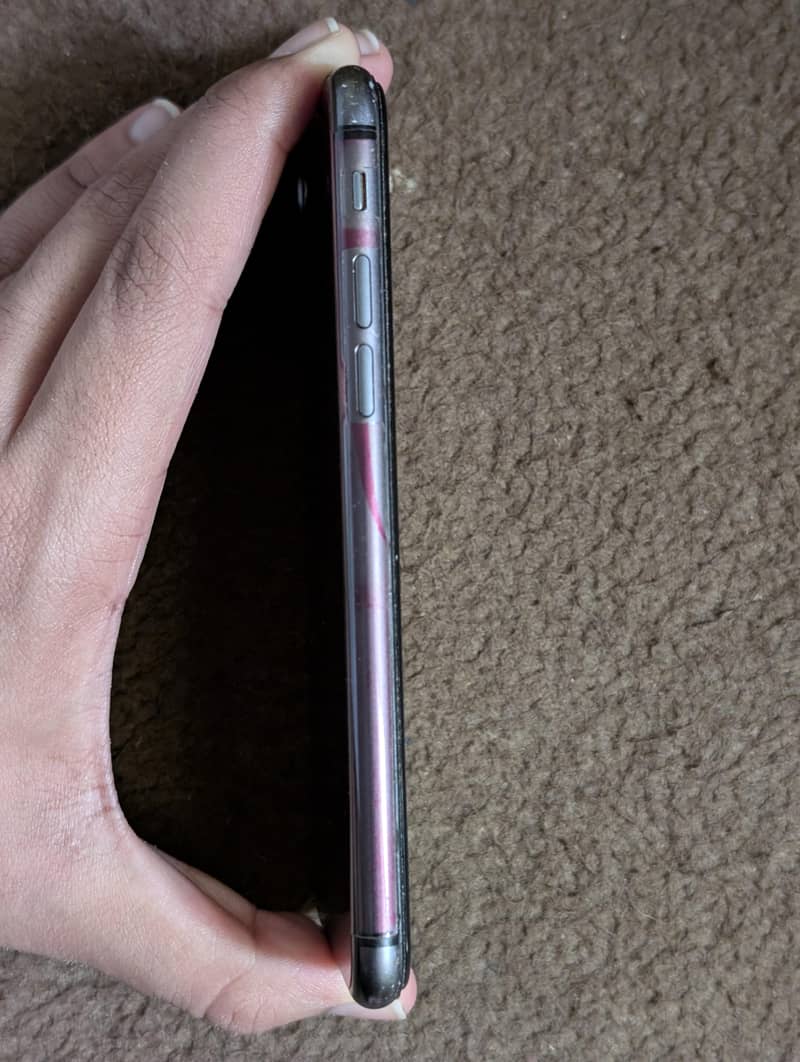 Apple iPhone 8 3
