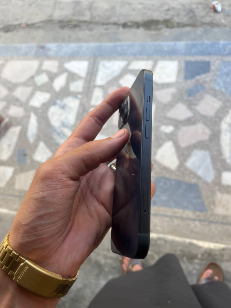 Apple iPhone 13 3