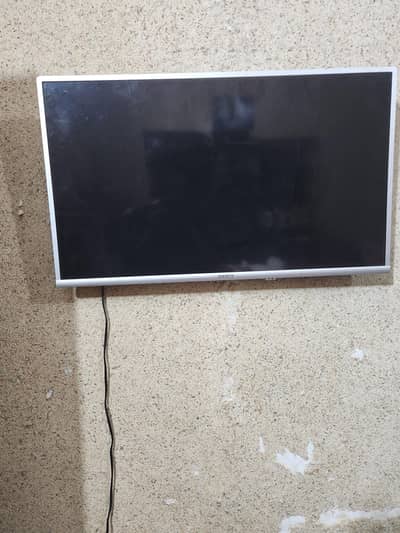 Nobel 32 Inch Slim LED TV – Perfect Condition with Original Remote