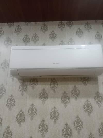 Green AC DC inverter 1.5 Ton good condition hai