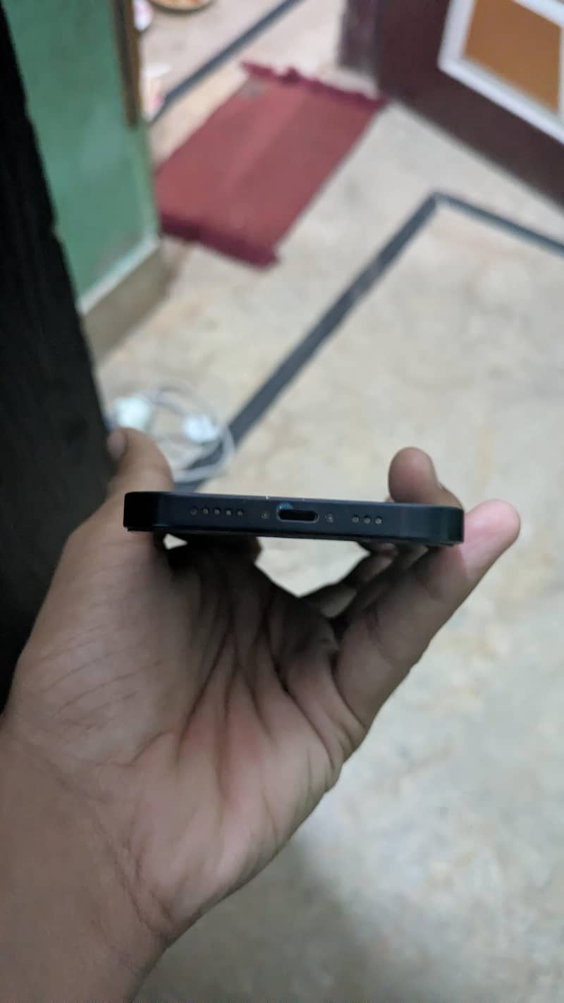 Apple iPhone 12 1
