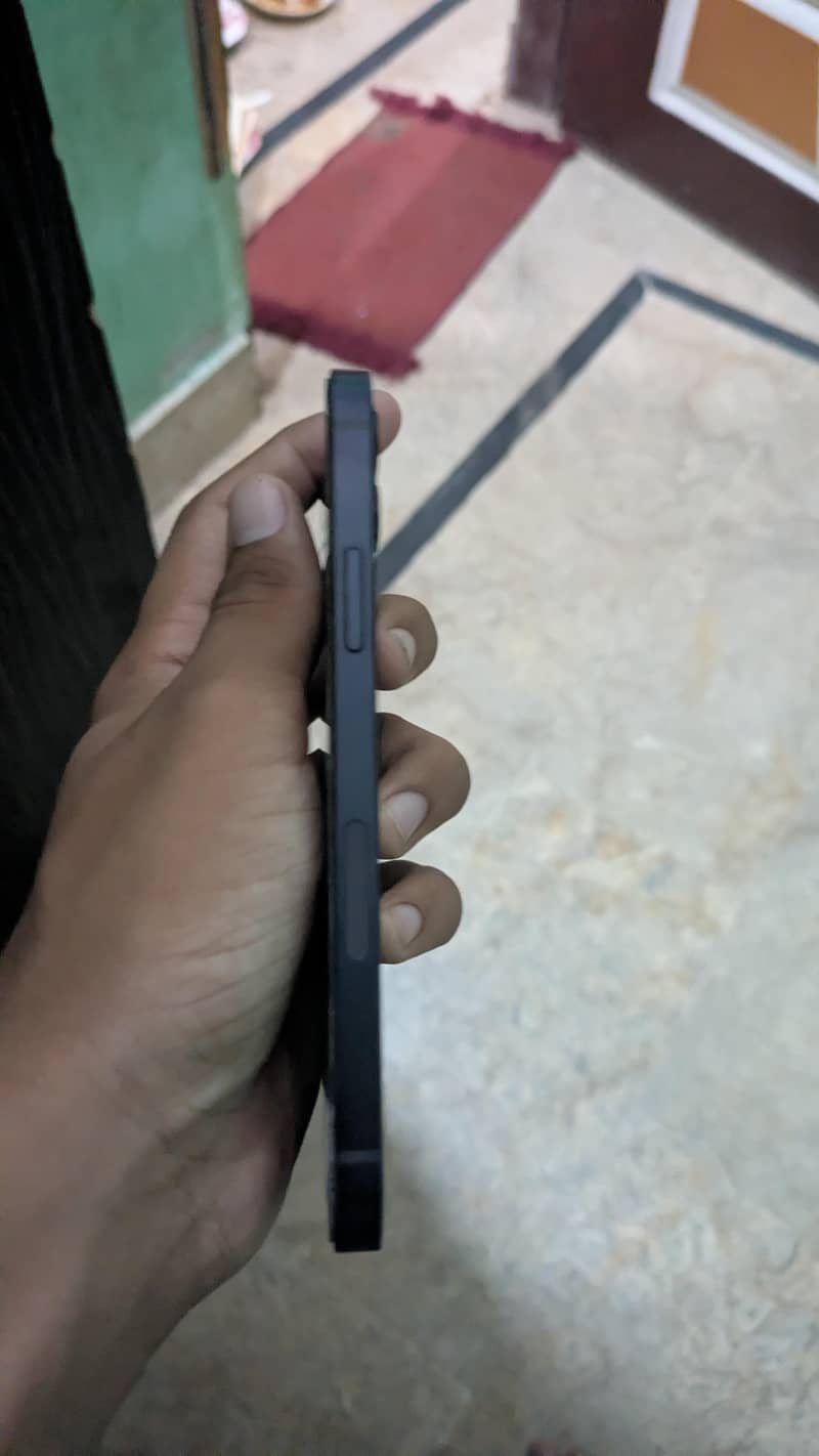 Apple iPhone 12 2