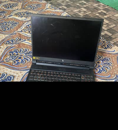 Nitro Acer V16