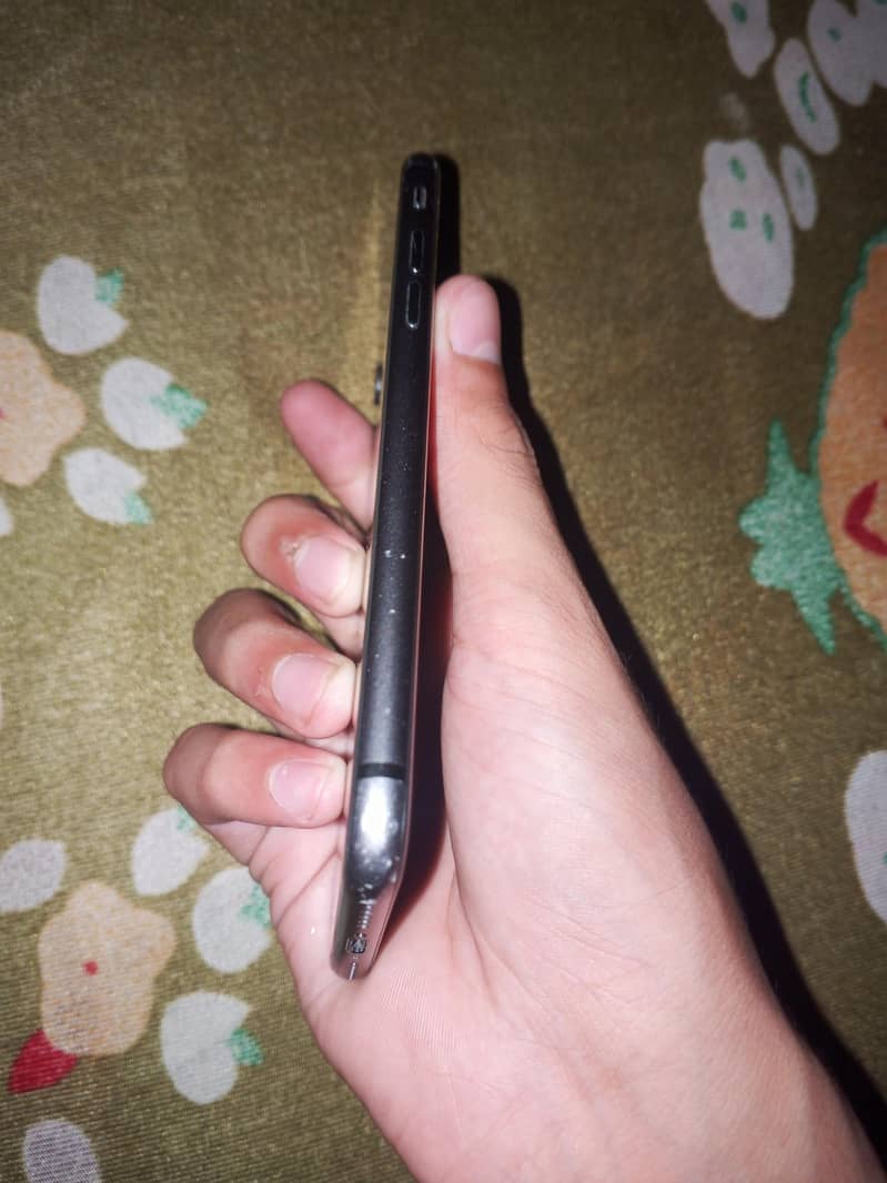 Apple iPhone 8 1