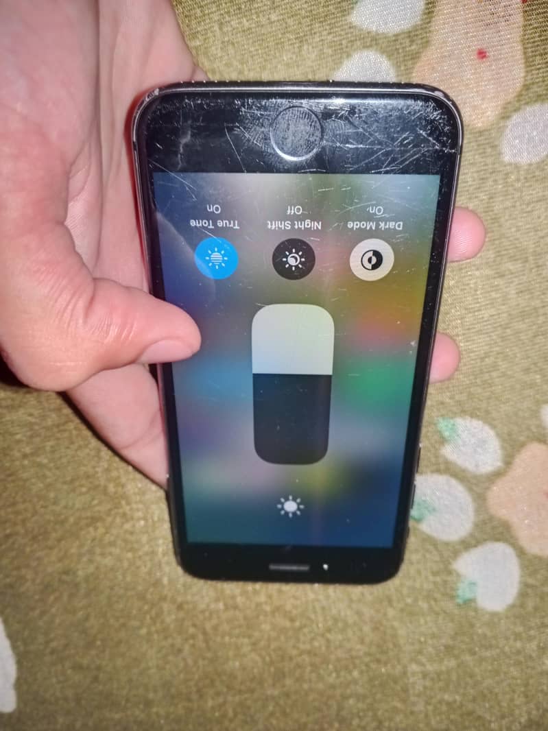 Apple iPhone 8 5
