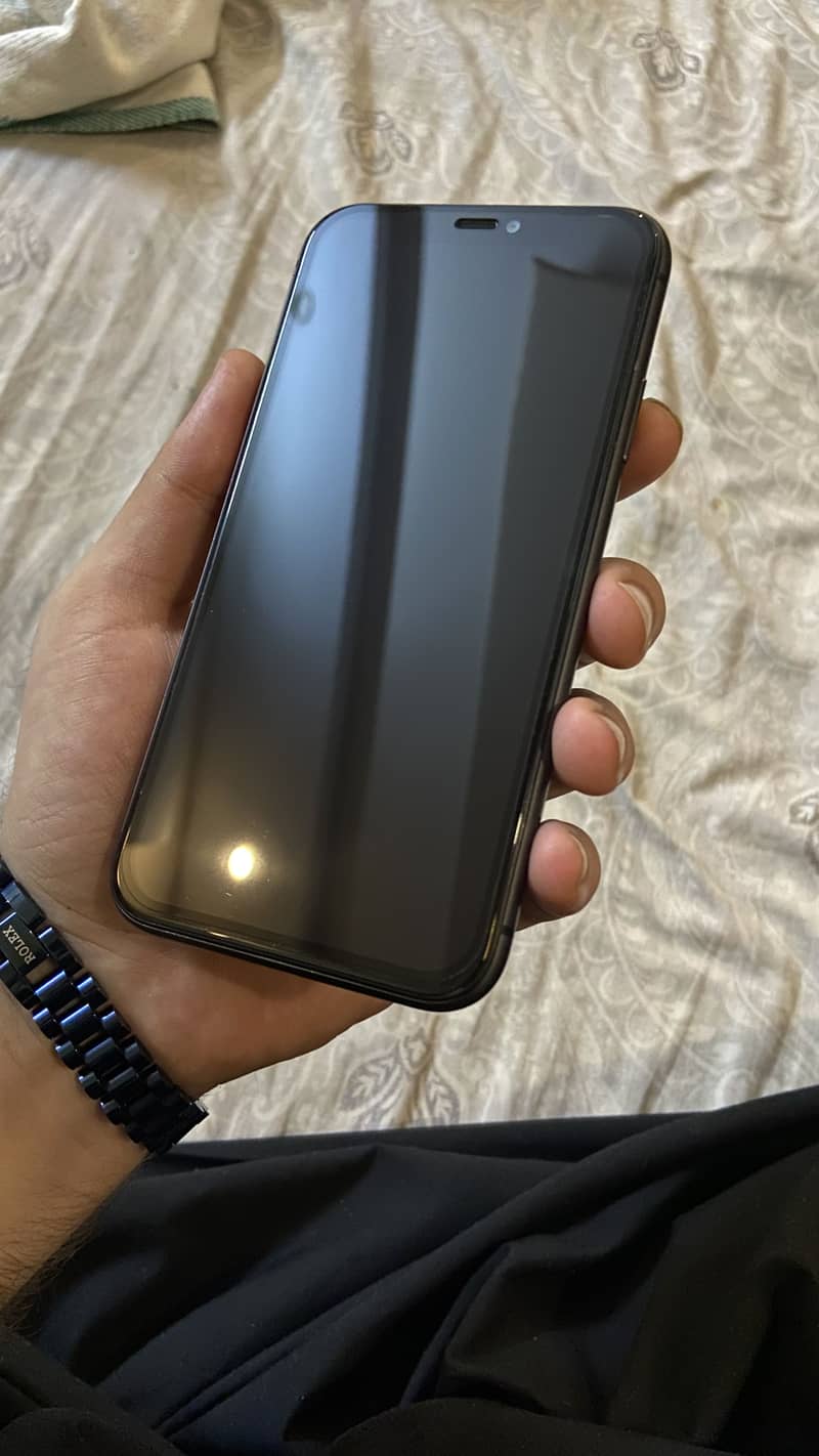 Apple iPhone 11 4
