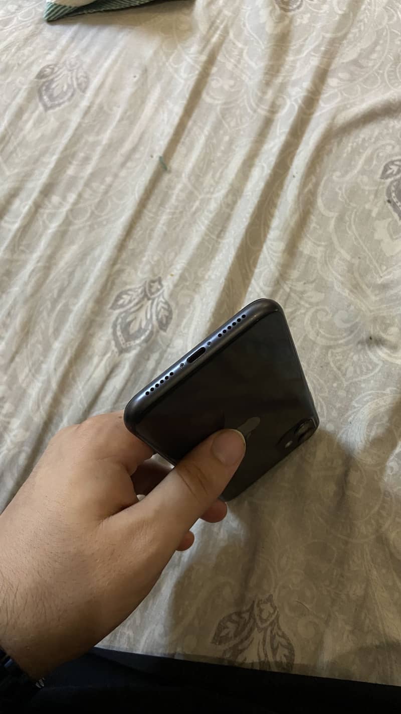 Apple iPhone 11 8