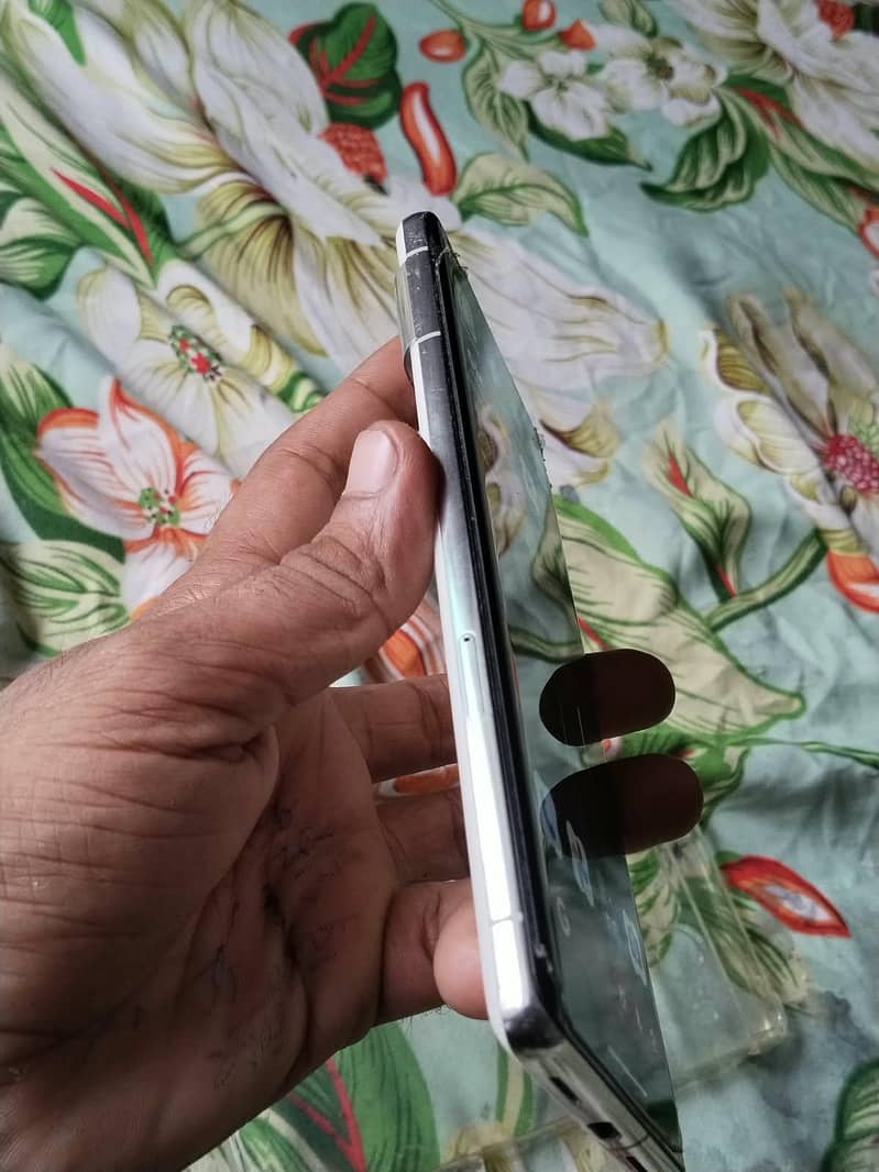 Google Pixel 7 Pro 9