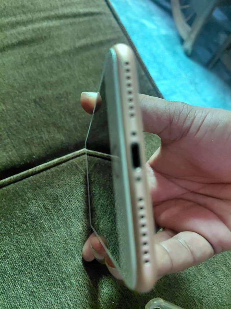 Apple iPhone 8 Plus 2