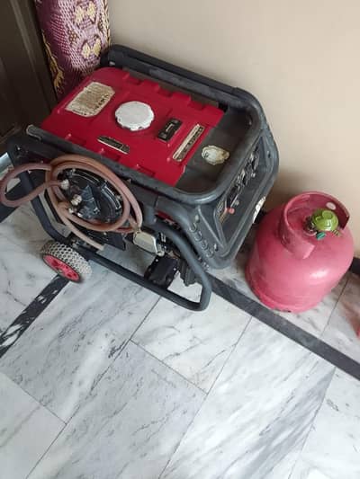 Homage HGR-2.8KV-D Gas & Petrol Generator - Excellent Conditions