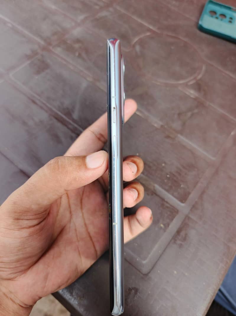 One Plus 9 Pro 4