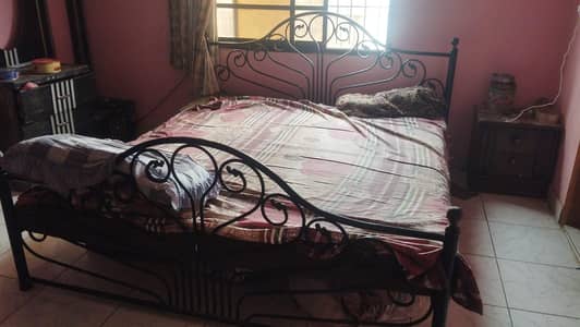 iron bed