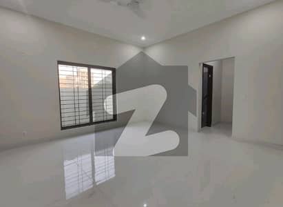 1000 Square Feet Upper Portion