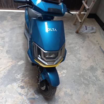 Bilkul new hai 13000 chli hue h 9 month phle li thi