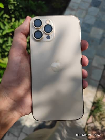 Apple iPhone 12 Pro Max 256 gb its a genuine phone not a kit