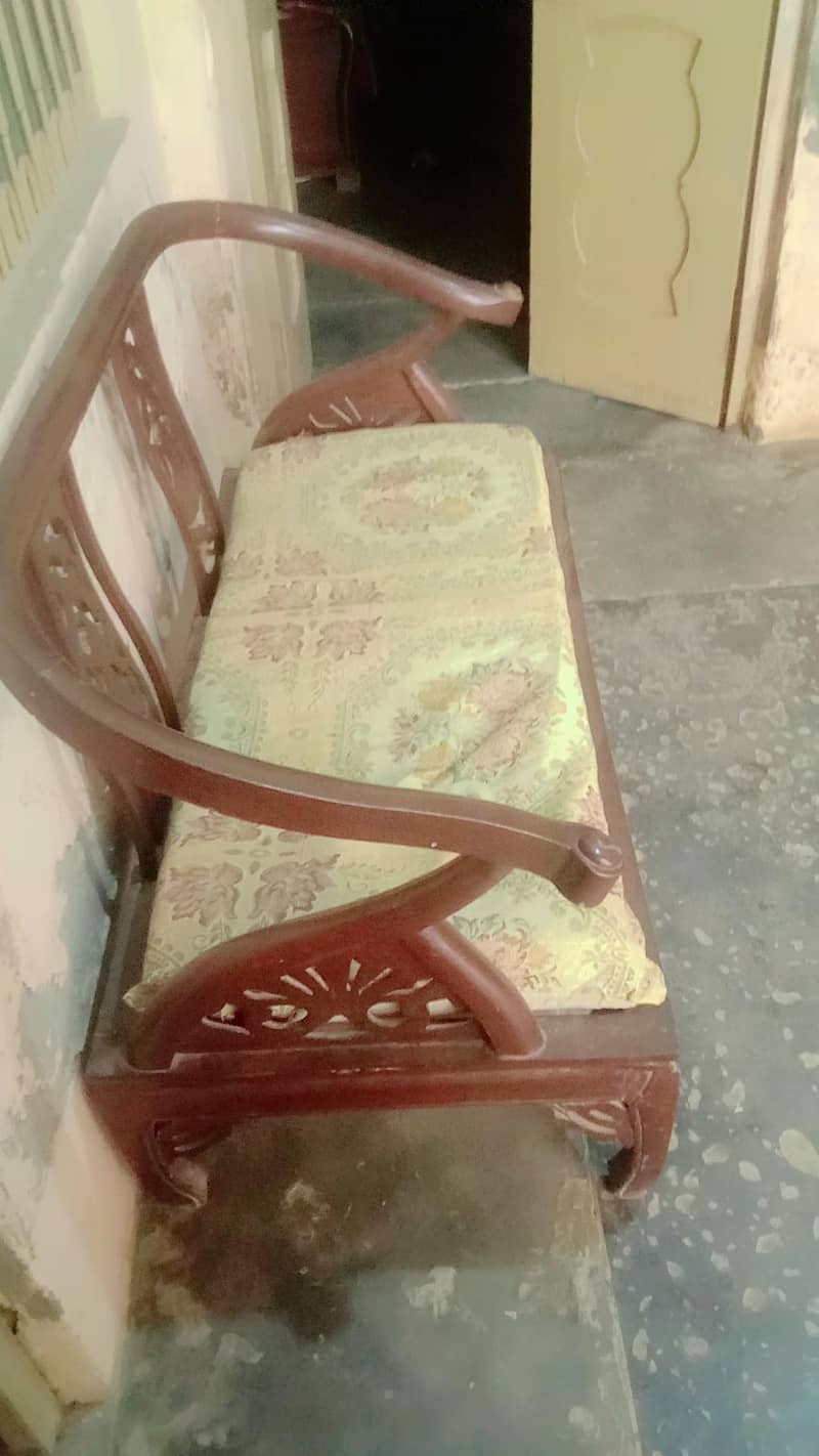 Polish sofa 1