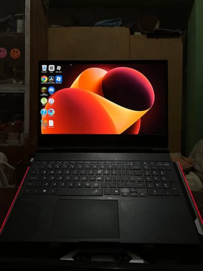 HP Victus 15 Gaming Laptop (RTX 4050 / i5-13th Gen) + Complete Desk Se